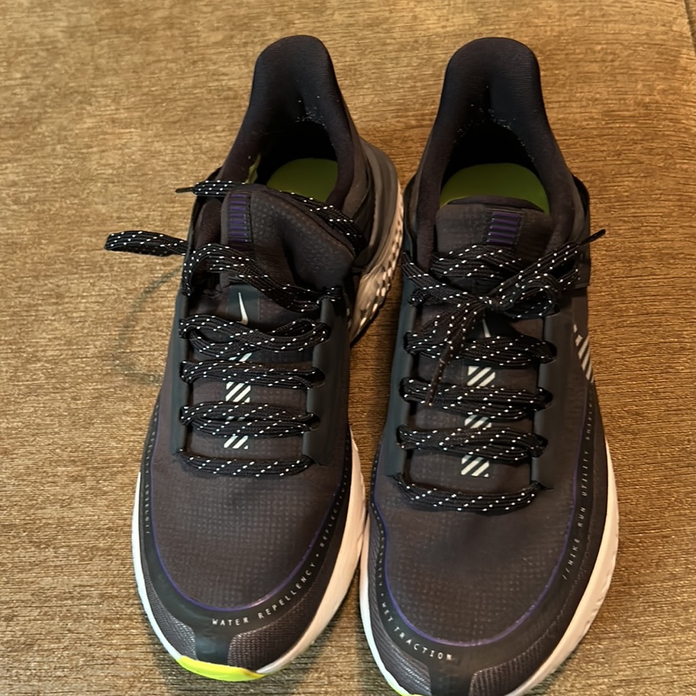 nike run utility shield rival